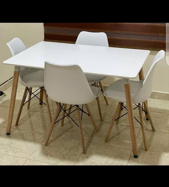 Quality plastic dining set for four