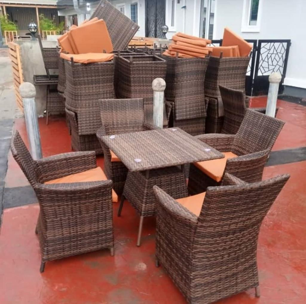 Out door executive restaurant chairs and glass top table